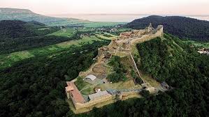 Gere lászló és lukács zsófia. Szigliget Magyar Varak Kastelyok Templomok Leirasai Galeriai