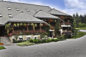 C01 5 camere cu pat matrimonial si o suita. Complex Turistic Bucovina Holiday Residences In Sucevita Suceava Romania