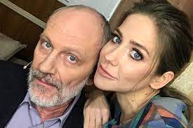 Юлия барановская и александр гордон долгое время являются ведущими шоу «мужское/женское», которое выходит на первом канале. Yuliya Baranovskaya Otvetila Na Sluhi O Romane S Aleksandrom Gordonom 7dnej Ru