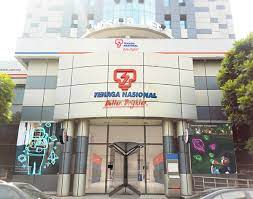 Bagi takrifan syarikat awam berhad ini yang mudah difahami adalah, syarikat yang tersenarai di bursa malaysia. 10 Syarikat Awam Paling Besar Dan Kaya Di Malaysia Iluminasi