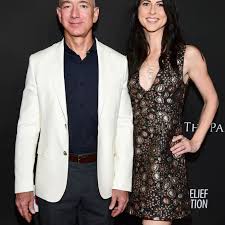 Fashion tycoon bernard arnault (pictured with wife hélène mercier), 72, crept ahead of jeff bezos to become the world's richest man after his net worth climbed to $186.3billion. Mackenzie Bezos With 35b Is Now The World S Third Wealthiest Woman Vox