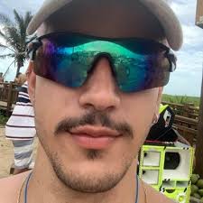 Arthur Motta (@arthurmottamv)