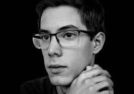 Francisco Oliveira's Instagram, Twitter & Facebook