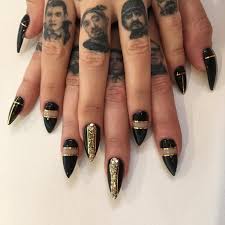 Black And Gold Pattern Nails Glamorous Black And Gold Nail Designs Be Modish Gold Nail Designs Black Gold Nails Red And Gold Nails