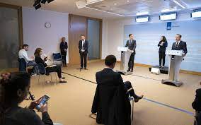 Persconferentie, persconferentie houden, een persconferentie geven. D2rr C Xh653ym