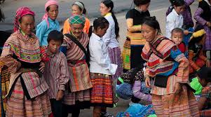 The terms hmong (ipa:m̥ɔ̃ŋ) and mong (mɔ̃ŋ) both refer to an asian ethnic group in the mountainous regions of southern china. Hmong People In Vietnam