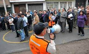 El secretario de la agencia anunció que se pondrán en práctica los planes de desalojo de cada plantel. Realizaran Simulacro Por Terremoto Del 85 Rompeviento Tv