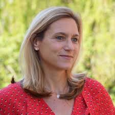 Ellen Julius (@EllenJulius)