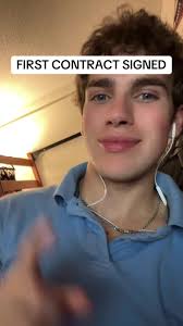 First Contract Signed #wholesalerealestate #business #locktober  #wholesalehouses #viral #creativefinance #motivational #fyp #lockedin  #entrepreneurship