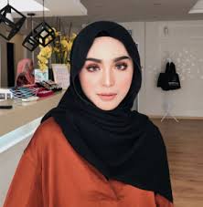 I'd love to learn the other country culture and their music. 5 Instafamous Bertudung Cantik Di Malaysia Media Hiburan