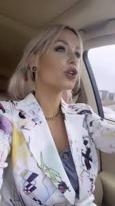 When FM radio blows your mind! 😂🤯🤘