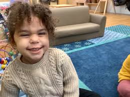 Trying to find someone to braid my hair .