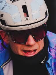 The cold bites at first, but somewhere between the effort and the elements,  it all evens out. The AW25 Hors Categorie Collection is built for those who  stay out when others turn