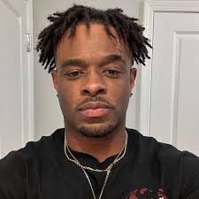 Dbs goku looks to straight, give him his scoliosis back🤣