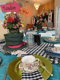 When she's big, she cries a pool of tears. Alice In Wonderland Table Setup Party Themes Alice In Wonderland Table Settings