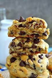 Copycat Levain Bakery Walnut Chocolate Chip Cookies Recipe Cookies Recipes Chocolate Chip Chocolate Chip Walnut Cookies Levain Bakery