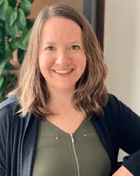 Lisa Ackerman's Instagram, Twitter & Facebook