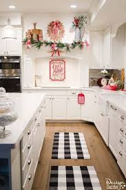 45 Unique Christmas Kitchen Decorating Ideas You Shouldn T Miss During Holiday Planning Christmas Kitchen Decor Christmas Kitchen Kitchen Decor