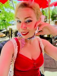 Audrey Kay Prosser (@vi_vacious_pixie) • Instagram photos and videos