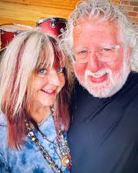 This is my SWEETHEART and it's Valentines Day… I think I'll kiss him and  give him a sweet card, candy, Bob Dylan tickets and another big ole KISS 🥰  Then go to