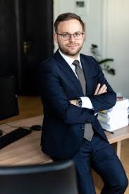 Orbán balázs államtitkár hír tv magyarország élőben című műsorában beszélt az ellenzék mozgalmakról, amelyben azt monda, hogy azokban nincs semmi újdonság, az ugyanúgy nemzetközi. Kormanyzat Miniszterelnokseg Parlamenti Es Strategiai Allamtitkar Fotok