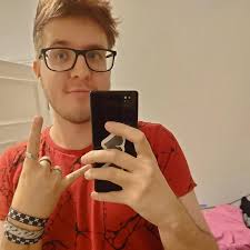 The Puck has revealed the salaries of the SUPERMAN cast: • David Corenswet:  $750,000 • Rachel Brosnahan: $750,000 • Nicholas Hoult: $2 million All 3  are in line for box office bonuses