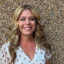 Candice Schilling's Instagram, Twitter & Facebook