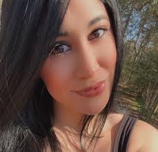 Amanda Adcock's Instagram, Twitter & Facebook