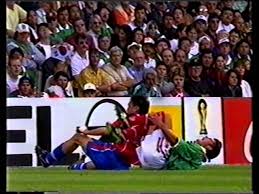 Dos años después de la destrucción de metrópolis, la humanidad aún intenta determinar el rol de superman en el mundo. 13 06 1998 Mexico V South Korea Youtube