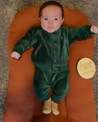 We had a very Merry Christmas. 🌲🖤 My Ethan turned 2 months & celebrated  his First Christmas all in one day. 🥹🌲🤍 Time slow down…