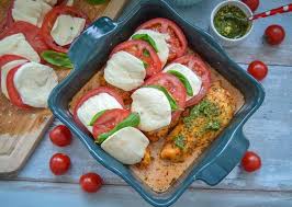 Saftige Hahnchenbrust Im Ofen Mit Tomate Mozzarella Uberbacken Rezept In 2020 Hahnchen Tomate Mozzarella Lecker Kochen Leckeres Essen