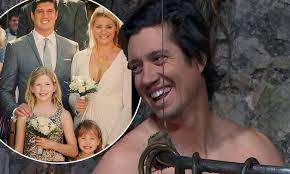 Vernon kay reveals reason behind signing up to i'm a celebrity. I M A Celeb S Vernon Kay And Wife Tess Daly Secretly Renewed Their Wedding Vows 5 Years Ago Daily Mail Online