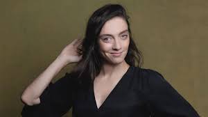 Çanakkale onsekiz mart üniversitesi güzel sanatlar fakültesi oyunculuk bölümünden mezun olmuştur. Merve Dizdar Kimdir Kac Yasinda Nereli Esi Kim Iste Hayat Hikayesi