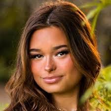 Sara Lynn's Instagram, Twitter & Facebook