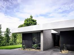 Housing in australia can be expensive, with many different dwelling types to choose from, depending on your lifestyle preferences and budget. L Shaped Modern House In Melbourne By Inform Design
