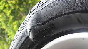Lốp xe máy bị phù nên xử lí như thế nào?