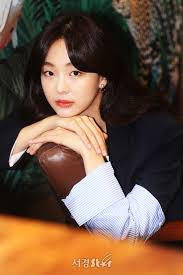 사마귀는 티눈에 비해 외관상으로 볼 때 상대적으로 표면이 고르지 않고 울퉁불퉁하며, 결정적으로 외곽의 각질층을 걷어내고 보면 작은 점 모양의 붉거나 검은 점들(점상출혈)이 관측된다.2. ê¸ˆìƒˆë¡ ë³¼ìˆ˜ë¡ ì˜ˆìœ ë¯¸ëª¨ ì¸í„°ë·° í¬í† 