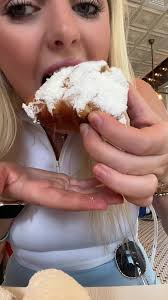 kate hawes (@kdiddyfoodreviews)