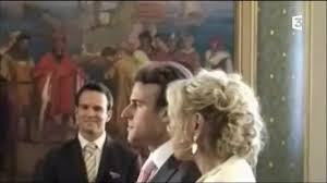 Video Les Images Du Mariage D Emmanuel Macron Avec Brigitte Trogneux En Mini Robe Blanche Voici Brigitte Macron Mariage Mini Robe Blanche Robe Blanche