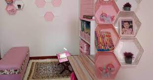 Deco bilik guna barang eco. Hanya Guna Barang Kos Rendah Aje Tapi Dekorasi Ruang Solat Anak Perempuan Serba Pink Tetap Superb Inspirasi Keluarga