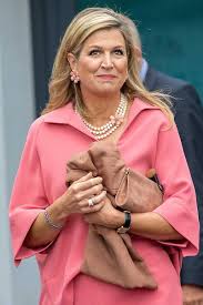 Jungfrau und steinbock, da sie dazu neigen, die gleiche vision des lebens zu teilen. Maxima Digitale Techniek Heeft Ons Veel Gebracht Koninklijk Huis Rd Nl Koningin Maxima Koninklijk Blauw Mode