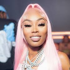 Lynn Chun's Instagram, Twitter & Facebook