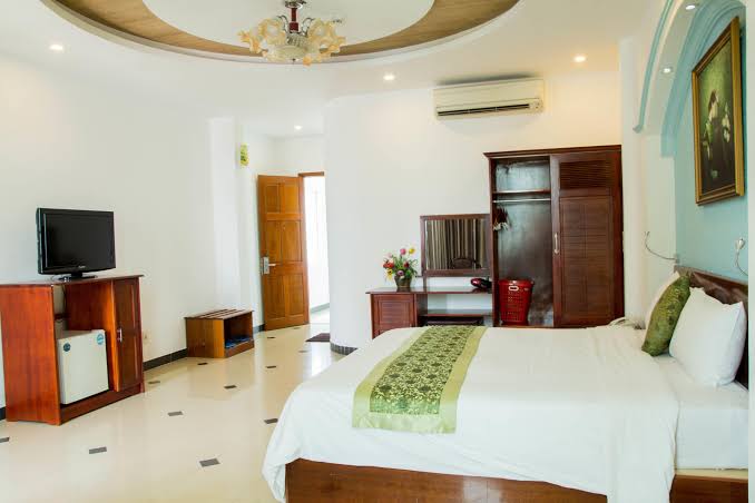 HOTEL XUAN HUNG | ⋆⋆ | DA NANG, VIETNAM | SEASON DEALS FROM $13
