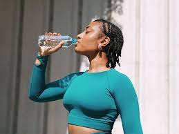 13 Easy Ways To Lose Water Weight (Fast And Safely)
