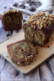 Cake Marbre Au Yaourt Cacao Et The Matcha Glacage Au Chocolat Et Pistaches Caramelisees Rock The Bretzel The Matcha Gateau Au The Matcha Matcha