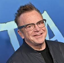 Entrevista a Tom Arnold: perdió 36 kilos y engañó a la muerte