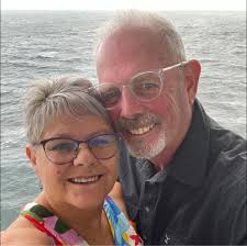 I finished the Grapes and leaves watercolor tutorial workshop. It was very  challenging trying to get deeper but colorful colors