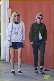Meyer is currently in the spotlight as kristen's new girlfriend. Kristen Stewart Girlfriend Dylan Meyer Head To Lunch In Los Feliz Photo 4447422 Dylan Kristen Stewart Girlfriend Kristen Stewart Actress Kristen Stewart