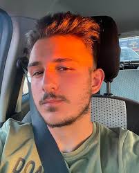 Female travel companion wanted for international trips?