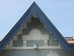Lambrequins Bandeau De Rive Decorative Cache Volets Roulants Fabrication Sur Mesure Bardage Facade Lambrequin Architecture Exterieur